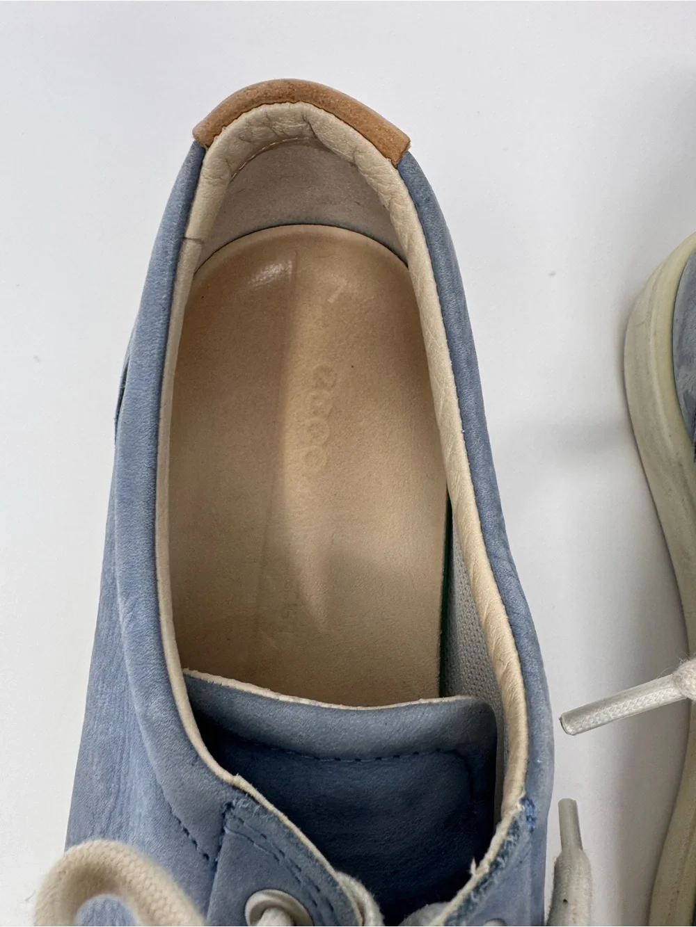 Ecco leather sneakers, size 8 (EU 39), casual comfy classic lace up shoe